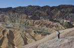 Visitando o Golden Canyon, visto de Zabriskie Point, no Death Valley National Park, na Califórnia - EUA